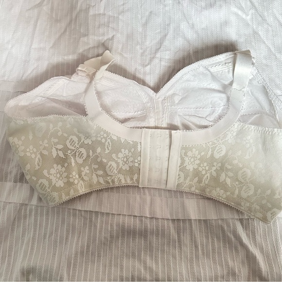 BRA Playtex 40DDD White 2700 No Wire Full Coverage 5 Eye 3444 AF - Picture 10 of 10